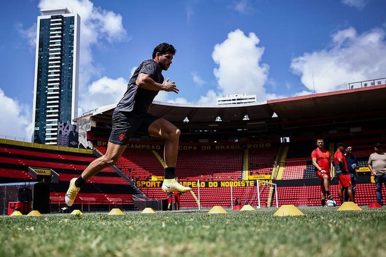 Sport voltou à Ilha do Retiro para realizar treino. Foto: Paulo Paiva/SCR