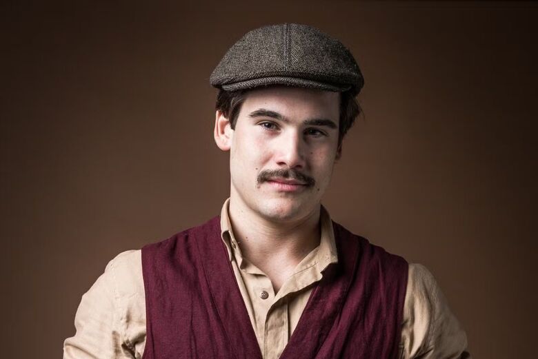 Nicolas Prattes em ''Éramos seis'', em 2019 | Foto: Raquel Cunha/Globo
