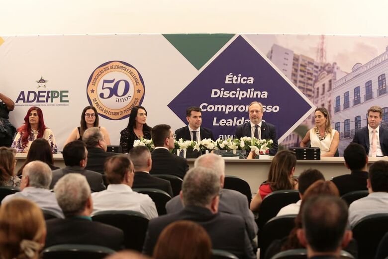 A Associação dos Delegados e Delegadas de Polícia de Pernambuco (ADEPPE) realiza cerimônia de comemoração aos 50 anos da associação. Foto: Rafael Melo/ Folha de Pernambuco 