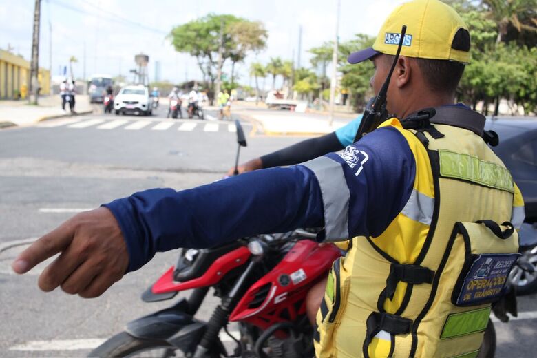 Movimentação no primeiro dia de mudanças na av. Dantas Barreto | Foto: Davi de Queiroz/Folha de Pernambuco
