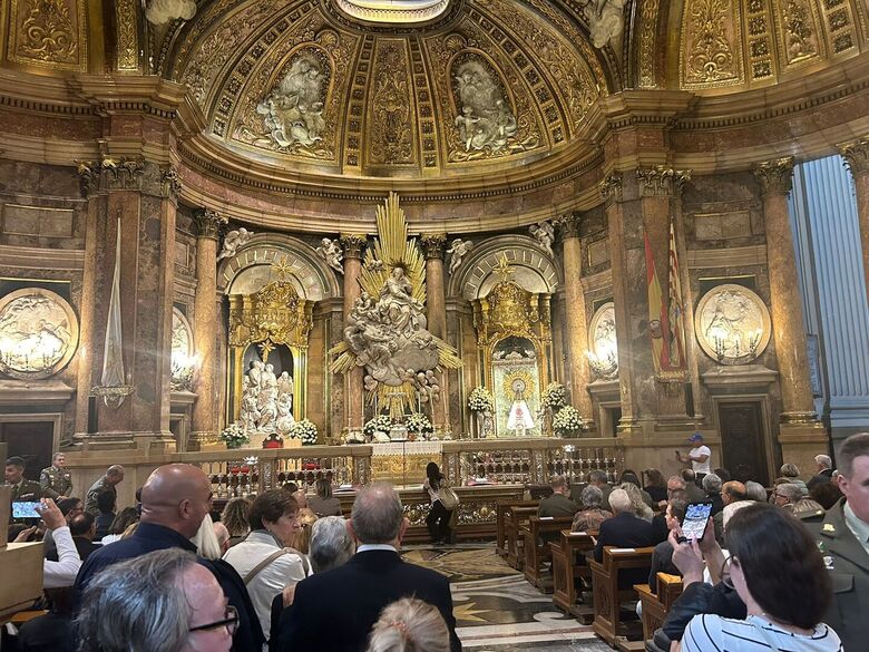 Situada entre Madrid, Barcelona e Valencia, distante 300 quilômetros de cada, Zaragoza é sede da Catedral-Basílica de Nossa Senhora do Pilar (Foto: William Tavares/Folha de Pernambuco)
