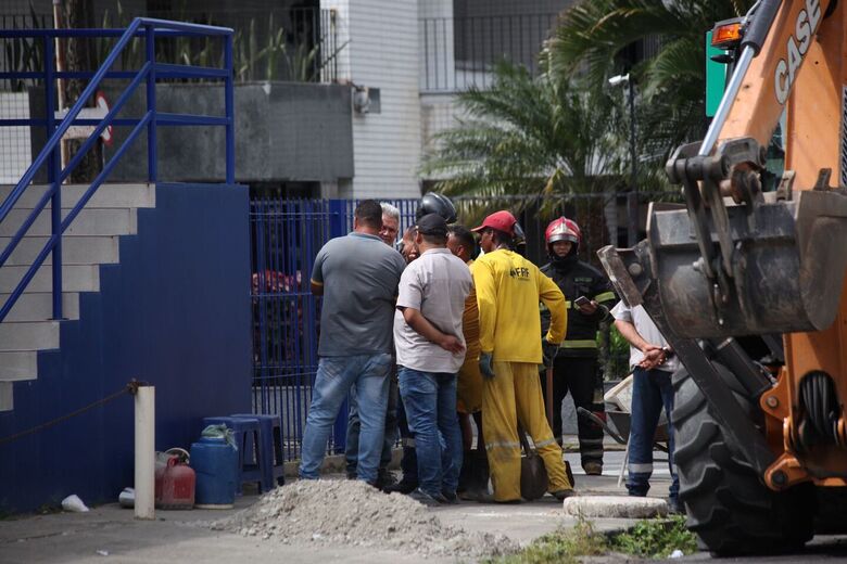 Vazamento de gás na rua das Graças, no Recife | Foto: Davi de Queiroz/Folha de Pernambuco