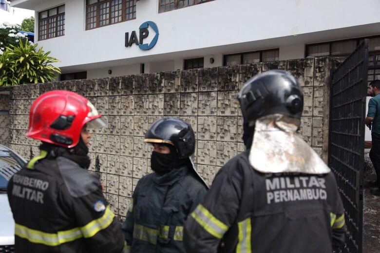 Vazamento de gás na rua das Graças, no Recife | Foto: Davi de Queiroz/Folha de Pernambuco