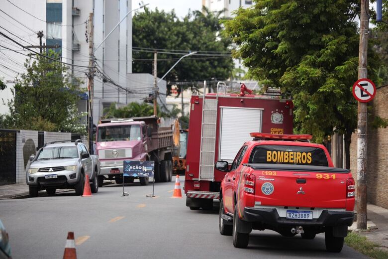 Vazamento de gás na rua das Graças, no Recife | Foto: Davi de Queiroz/Folha de Pernambuco