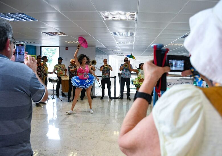 Turistas desembarcam no Porto do Recife. Fotos: Tsuey Lan Bizzochi