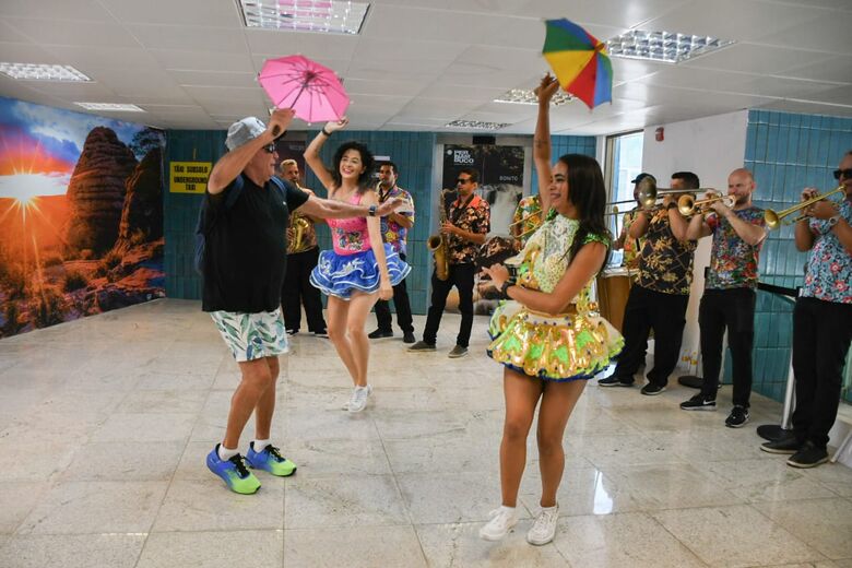 Turistas desembarcam no Porto do Recife. Fotos: Tsuey Lan Bizzochi