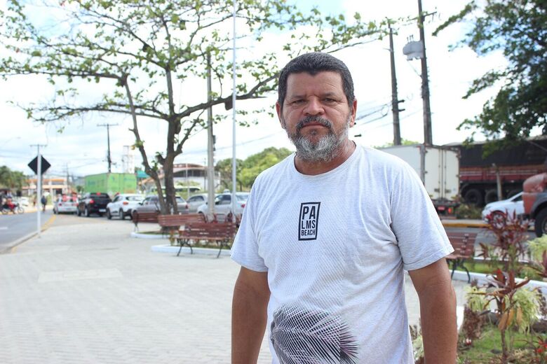 Roberto Martins, usuário de transporte público da região. - Foto: Clarice Melo/Folha de Pernambuco
