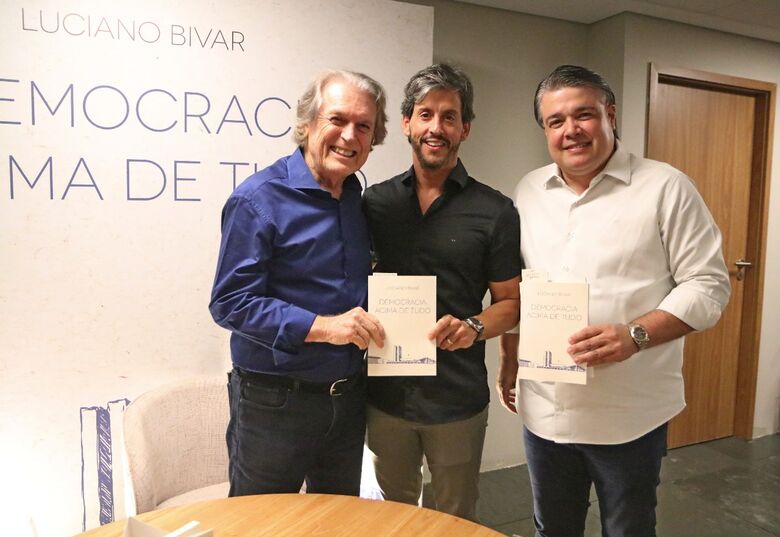 Luciano Bivar, Eduardo Cunha, diretor do grupo EQM; e Delmiro Gouveia, presidente Porto do Recife. Foto: Paullo Allmeida/Folha de Pernambuco