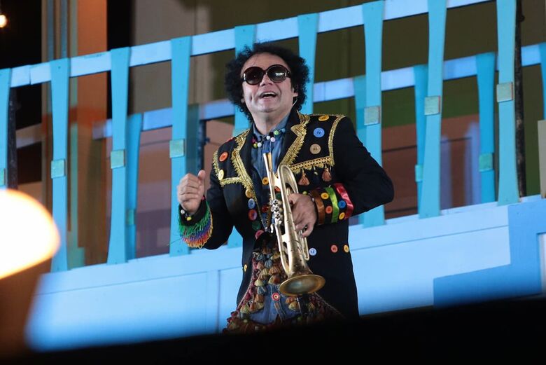 Maestro Forró na apresentação do Baile do menino Deus | Foto: Rafael Melo/Folha de Pernambuco