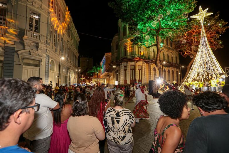 Natal do Recife 2024 na avenida Rio Branco. Foto: Rafael Melo/Folha de Pernambuco