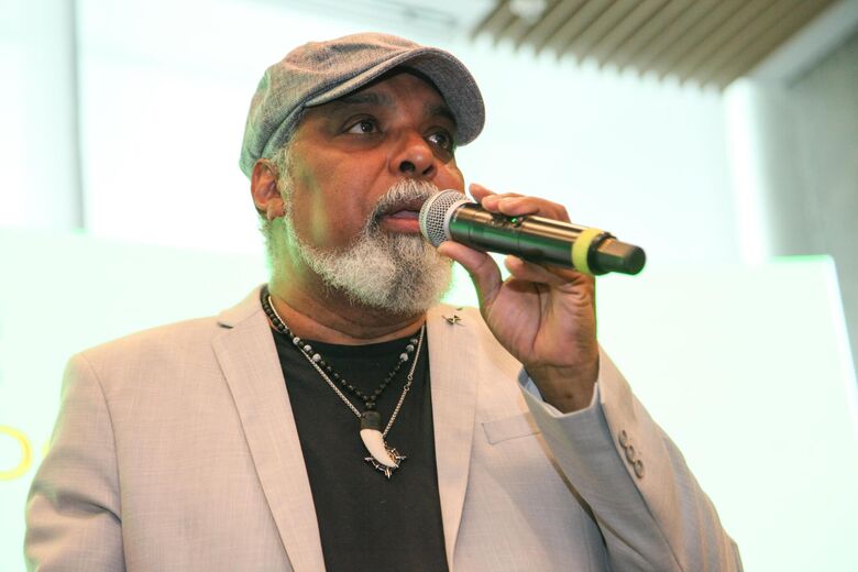 Cantor Marron Brasileiro, durante anúncio das primeiras atrações do Carnaval do Recife 2025. - Foto: Davi de Queiroz/Folha de Pernambuco
