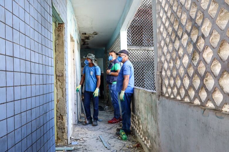Imagens do interior do Edifício Holiday, no Recife, feitas durante vistoria de engenheiros em abril de 2024. - Foto: Walli Fontenele/Folha de Pernambuco