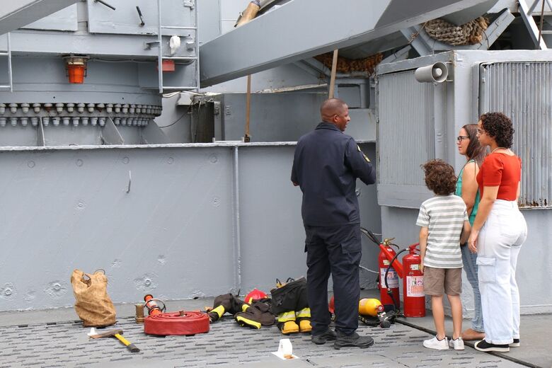Centenas de pessoas visitam o NDCC