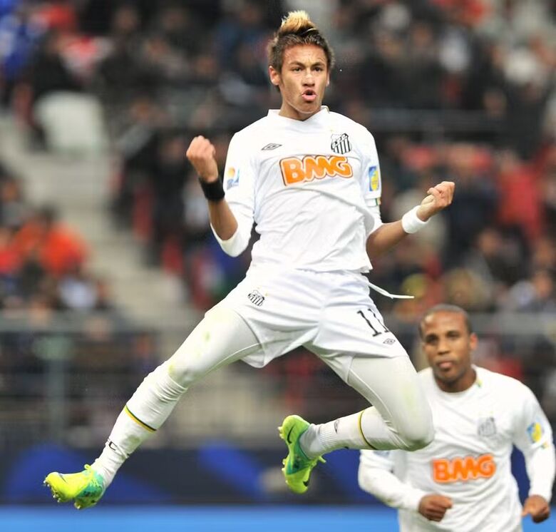 Neymar comemora o gol marcado na semifinal do Mundial  Foto: Kazuhiro Nogi/AFP