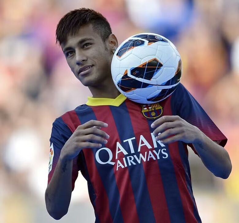Neymar na apresentação pelo Barcelona, no Camp Nou  Foto: Divulgação