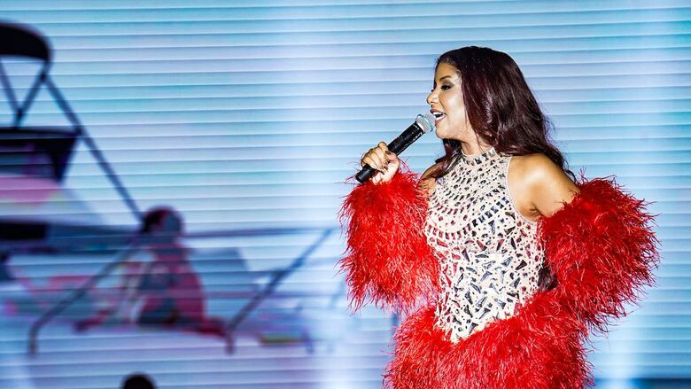 Priscilla Senna levou o brega romântico ao Palco da Praça do Carmo, em Olinda - Foto: Divulgação/Prefeitura do Recife 