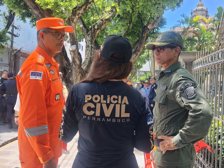 Vistoria da SDS no percurso do Galo da Madrugada. - Foto: Secretaria de Defesa Social/Divulgação