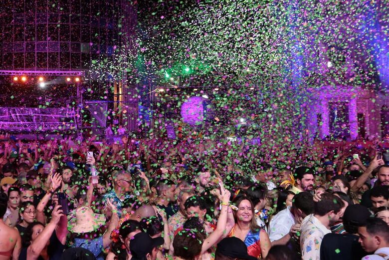 Segundo dia de apresentações do Carnaval do Recife no Marco Zero. Foto: Rafael Melo/Folha de Pernambuco