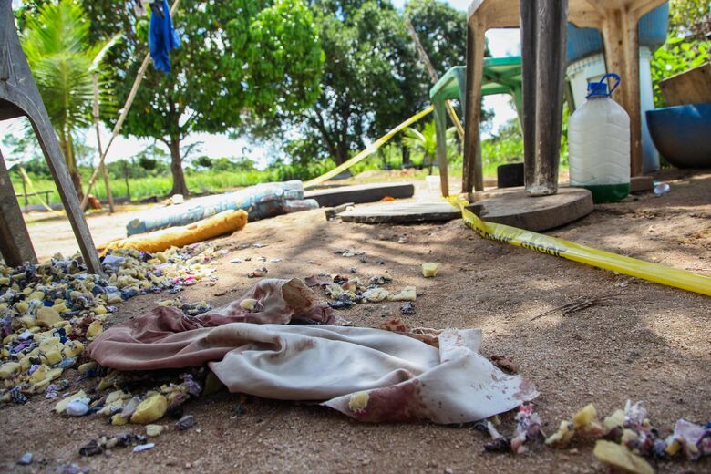 Cenário onde a chacina aconteceu é assustador | Foto: Davi de Queiroz/Folha de Pernambuco