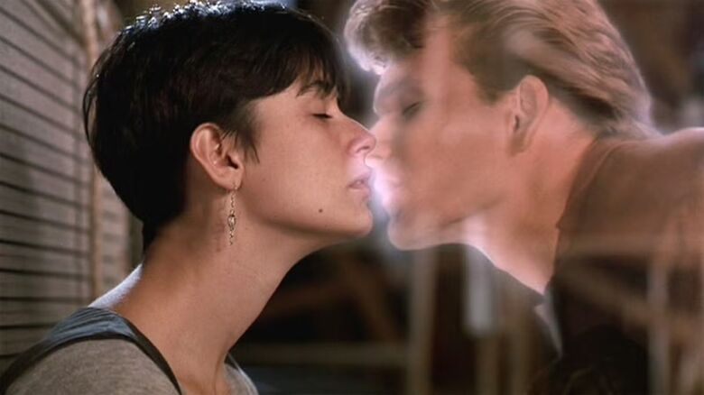 Demi Moore e Patrick Swayze em 'Ghost': filme foi o maior sucesso do ano de 1990 e concorreu ao Oscar  Foto: Divulgação
