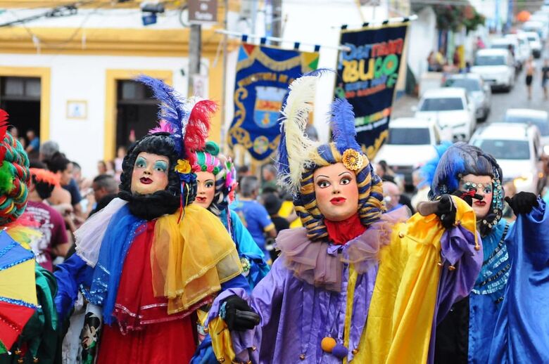 Cortejo de abertura do Carnaval de Olinda reúne blocos e troças tradicionais da cidade. Fotos: Ricardo Fernandes/Folha de Pernambuco