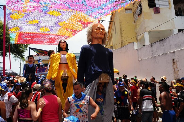 Apoteose dos Bonecos Gigantes pelas ladeiras de Olinda | Foto: Ricardo Fernandes/Folha de Pernambuco