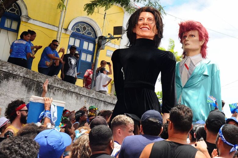 Apoteose dos Bonecos Gigantes pelas ladeiras de Olinda | Foto: Ricardo Fernandes/Folha de Pernambuco