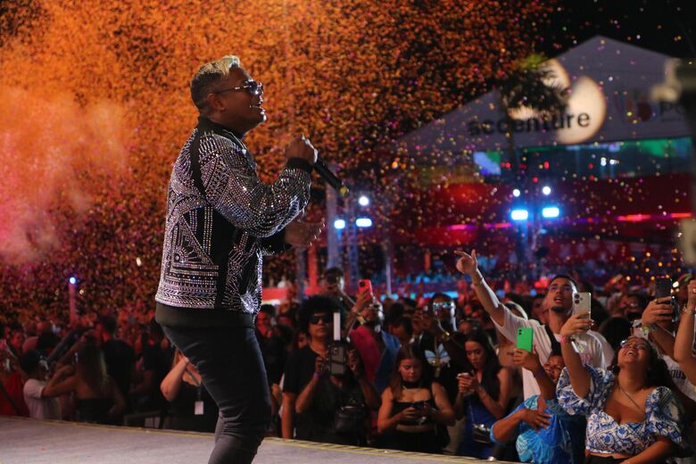 Sheldon no palco do Recife Capital do Brega | Foto: Paullo Allmeida /Folha de Pernambuco