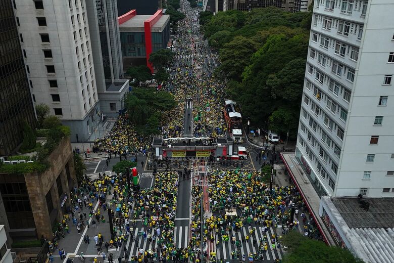 Manifestação pede anistia a presos por causa do 8 de janeiro | Foto: Miguel Schincariol/AFP