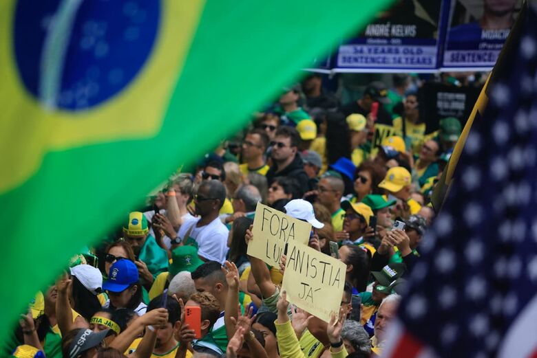 Manifestação pede anistia a presos por causa do 8 de janeiro | Foto: Miguel Schincariol/AFP