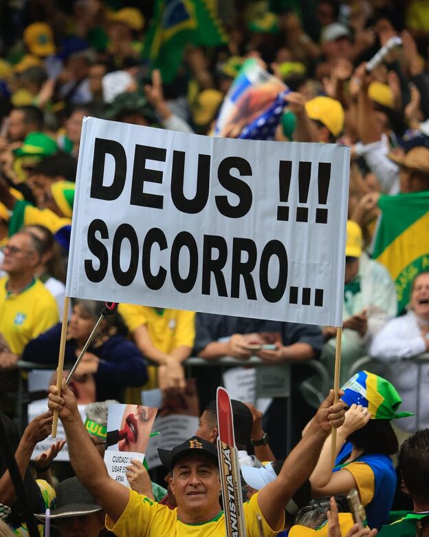 Manifestação pede anistia a presos por causa do 8 de janeiro | Foto: Miguel Schincariol/AFP