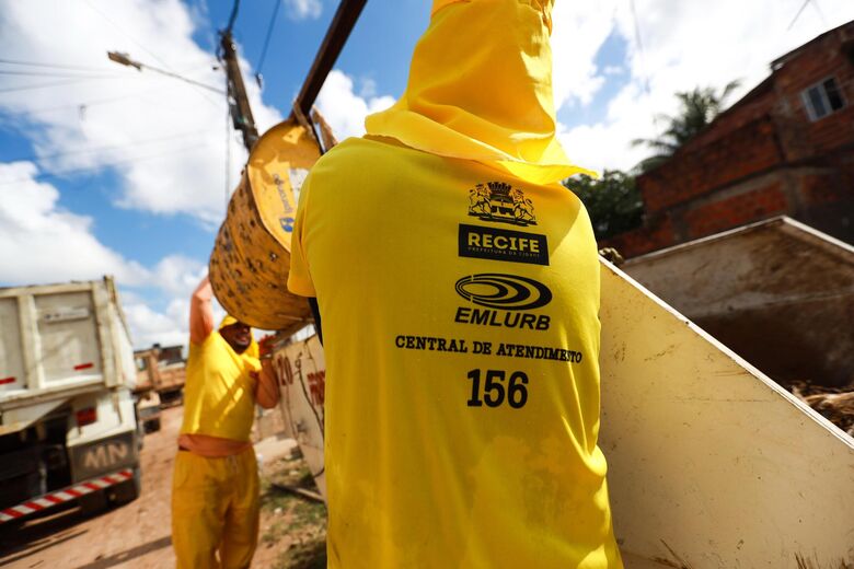Recife conclui limpeza de 46 canais de maior impacto, com remoção de 22 mil toneladas de lixo. - Foto: Marlon Diego/ Prefeitura do Recife