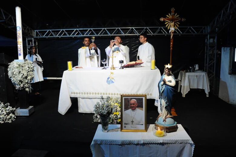 Missa em sufrágio do papa Francisco no Santuário do Morro da Conceição. Foto: Ricardo Fernandes/Folha de Pernambuco.