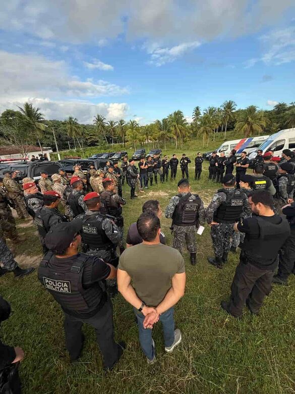 A mobilização de segurança para a transferência ocorre de forma integrada com a atuação de 115 policiais penais, 12 policiais civis, 332 policiais militares, além do Corpo de Bombeiros, Polícia Rodoviária Federal e serviços de inteligência. Foto: Divulgação/SEAP.