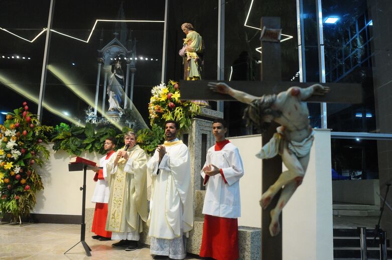 'Jubileu da Espiritualidade Mariana' acontece a cada 25 anos e junta fiéis, em todo o mundo | Fotos: Ricardo Fernandes/Folha de Pernambuco