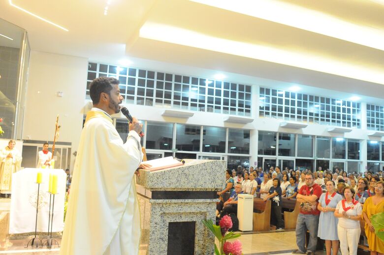 'Jubileu da Espiritualidade Mariana' acontece a cada 25 anos e junta fiéis, em todo o mundo | Fotos: Ricardo Fernandes/Folha de Pernambuco
