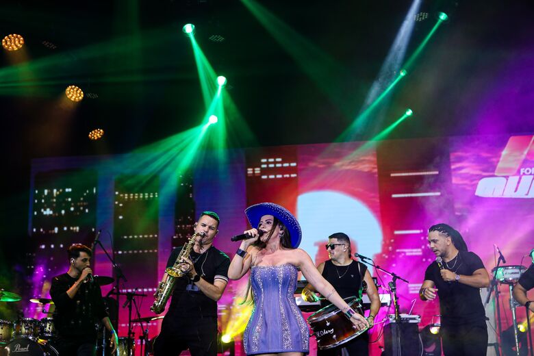 São João: noite de shows animou público no Sítio Trindade, no Recife | Foto: Wagner Ramos/PCR