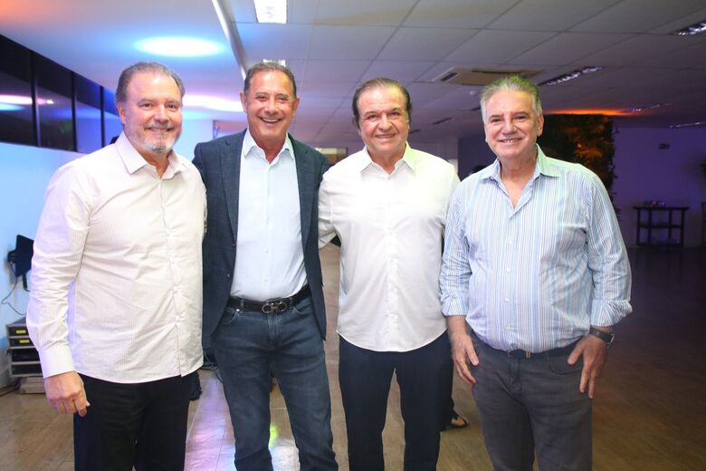 Lançamento da biografia do CEO da MV, Paulo Magnus, é prestigiada. Foto: Paullo Allmeida/Folha de Pernambuco