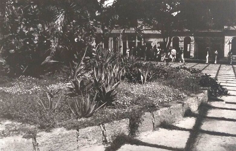 Fotos da Praça do Arsenal no projeto original. Foto: Andrés Otero