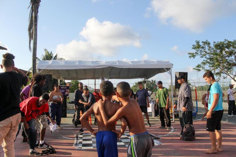 Além da categoria tradicional, o evento estreia duas categorias: a Batalha de Rima Feminina e a Batalha de Rima Kids, voltada para crianças de 8 a 13 anos. Foto: Divulgação/Instituto Iputinga Sociocultural.