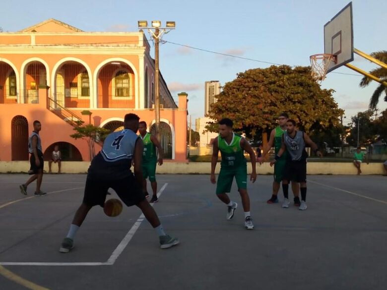 Além da categoria tradicional, o evento estreia duas categorias: a Batalha de Rima Feminina e a Batalha de Rima Kids, voltada para crianças de 8 a 13 anos. Foto: Divulgação/Instituto Iputinga Sociocultural.
