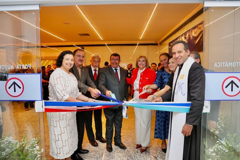 Autoridades participam de solenidade de inauguração das novas instalações da FAV em Serra Talhada. Foto: Divulgação/Cristiana Dias