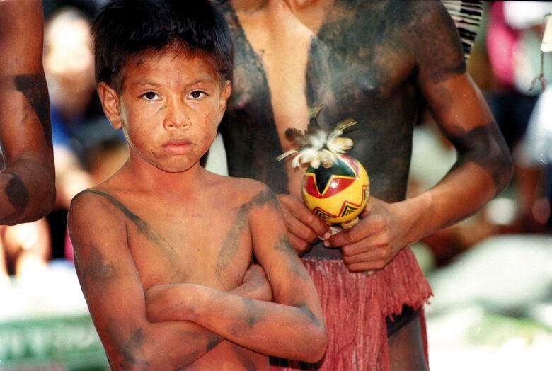 Olhar marcante em tribo indígena em Pernambuco. Foto: Rogério França