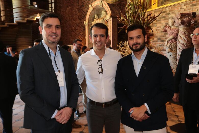 Com mais de 200 empresários, Experience Club realiza