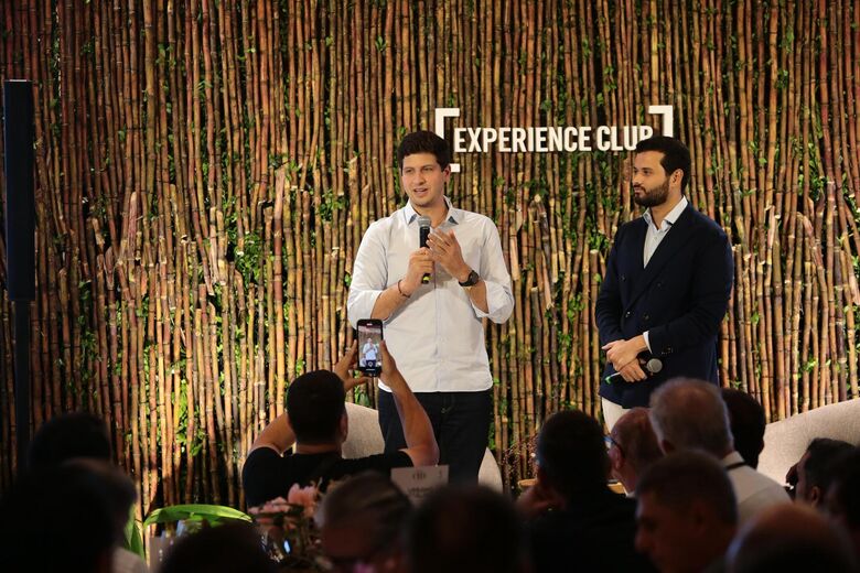 Com mais de 200 empresários, Experience Club realiza