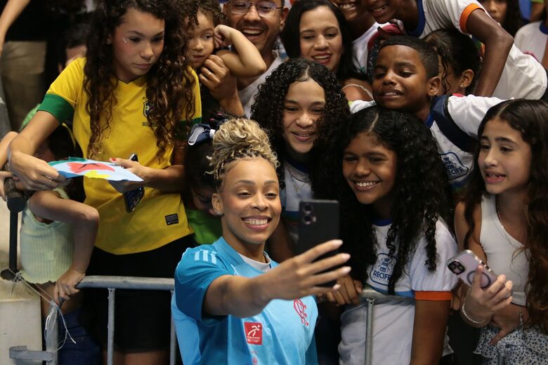 Treino de pódio do Campeonato Brasileiro de Ginástica Artística no Geraldão. Na foto: Lorrane Oliveira. Foto: Rafael Melo/Folha de Pernambuco 