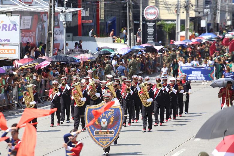 Desfile cívico-militar no Recife | Foto: Matheus Ribeiro/Folha de Pernambuco