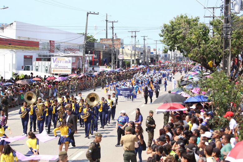 Desfile cívico-militar no Recife | Foto: Matheus Ribeiro/Folha de Pernambuco