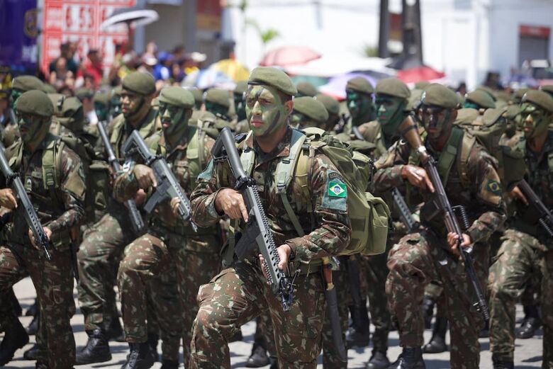Desfile cívico-militar no Recife | Foto: Matheus Ribeiro/Folha de Pernambuco