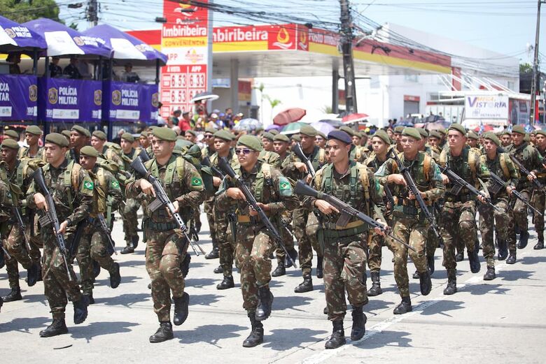 Desfile cívico-militar no Recife | Foto: Matheus Ribeiro/Folha de Pernambuco